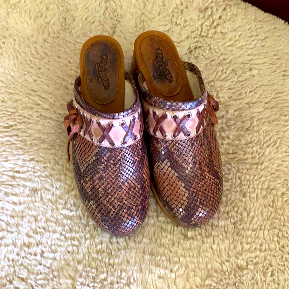 Freebird Woodstock leather clogs, 8.